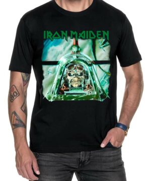 Czarna koszulka IRON MAIDEN "Aces High" z nadrukiem pilota o czaszkowej twarzy w kokpicie i logo zespołu nad grafiką.
