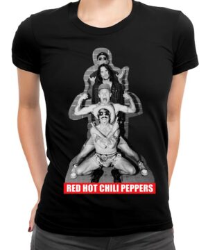 Czarna koszulka RED HOT CHILI PEPPERS "Totem" z czarno-białym zdjęciem zespołu i nazwą zespołu w czerwono-białym napisie.