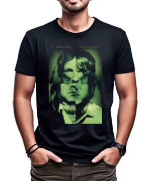 Zielona koszulka KINGS OF LEON "Only by the Night" z abstrakcyjnym nadrukiem twarzy i nazwą zespołu, noszona przez mężczyznę.