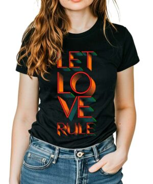 LENNY KRAVITZ "Let Love Rule 3D" czarna koszulka muzyczna z kolorowym napisem LET LOVE RULE, damska, na modelce.