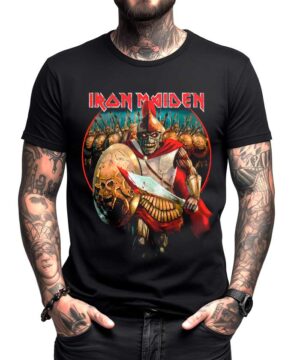 Czarna koszulka IRON MAIDEN "Alexander the Great" z rycerzem w hełmie i z tarczą, na tle włóczni i czaszek.