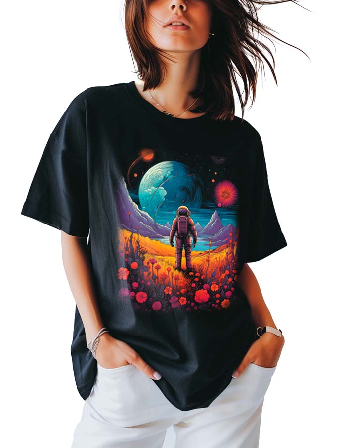 tshirt-damski-czarny-oversize-kosmos-Cosmic-Explorer
