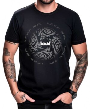 Czarna koszulka koncertowa TOOL "Tonal" z okrągłym tribalowym wzorem i białym abstrakcyjnym motywem na środku.