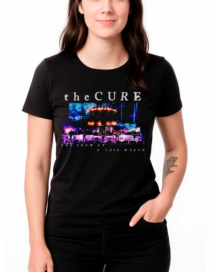 Czarna damska koszulka THE CURE z napisem "The show of a lost world" i kolorową grafiką sceny koncertowej oraz nazwą zespołu.