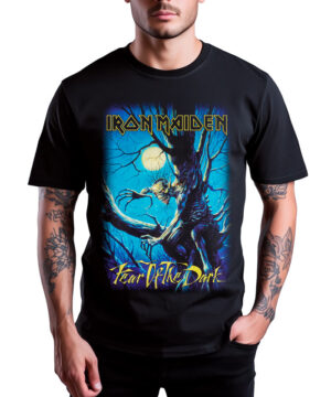 Czarna koszulka IRON MAIDEN "Fear of the Dark" z niebieskim drzewem, postacią pod pełnią i nazwą zespołu oraz albumu z przodu.