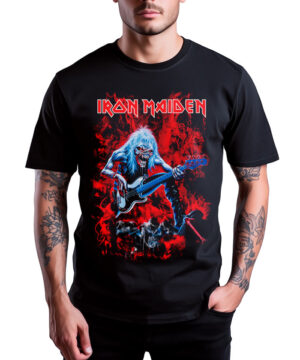 Czarna koszulka IRON MAIDEN "Fear of the Dark Live" z maskotką zespołu grającą na gitarze, tło czerwone, ogniste.