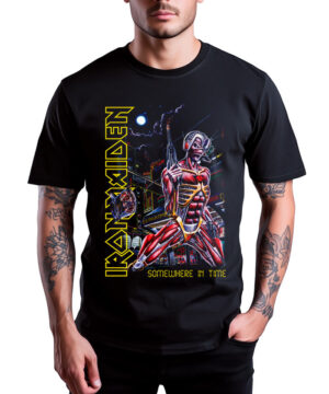 Czarna koszulka męska IRON MAIDEN z kolorową grafiką cyborga i żółtym logo zespołu, model "Somewhere in Time".