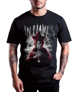 Czarna koszulka IN FLAMES "At the end" z nadrukiem tekstu i grafiki postaci w kapturze trzymającej wisior.