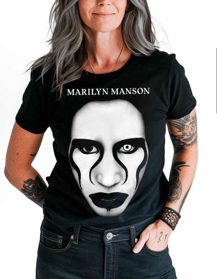 Czarna koszulka muzyczna MARILYN MANSON z nadrukiem monochromatycznej twarzy z mocnym makijażem i wyrazistymi czarnymi liniami.