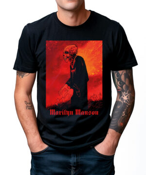 Czarna koszulka muzyczna MARILYN MANSON "Madmonk" z czerwonym tłem, szkieletem i nazwą zespołu u dołu, unisex.