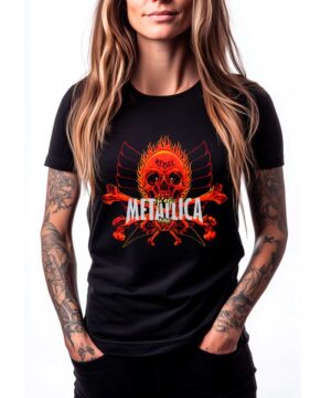 Czarna koszulka METALLICA Rebel z czerwoną czaszką, skrzyżowanymi kośćmi i płomieniami; damski t-shirt z nadrukiem.