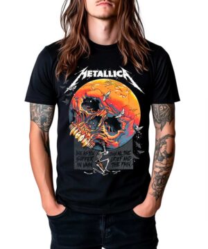 Czarna koszulka METALLICA "Atlas Rise Luke Preece" z dużym nadrukiem ognistej czaszki oraz napisem, model unisex.