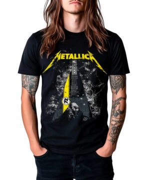 Czarna koszulka METALLICA z grafiką żółto-czarnej gitary James Hetfield 72 Vulture Guitar, model unisex, motyw muzyczny.