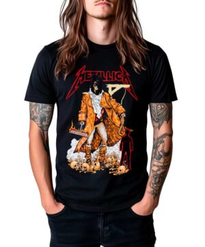 Czarna koszulka METALLICA "The Unforgiven executioner" z grafiką zamaskowanej postaci na czaszkach, płomieniami i czerwonym logo.