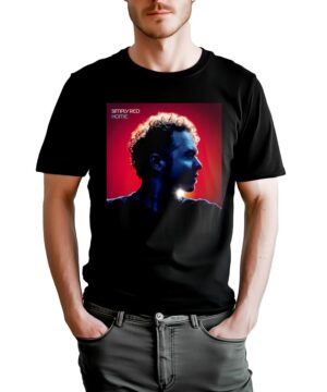 Czarna koszulka SIMPLY RED "Home" z nadrukiem okładki albumu - profil mężczyzny na czerwonym tle. Koszulka męska.