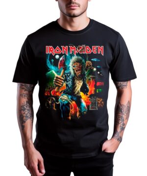 Czarna koszulka IRON MAIDEN "Run for your lives Tour" z kolorową grafiką Eddiego trzymającego topór i nazwą zespołu z przodu.