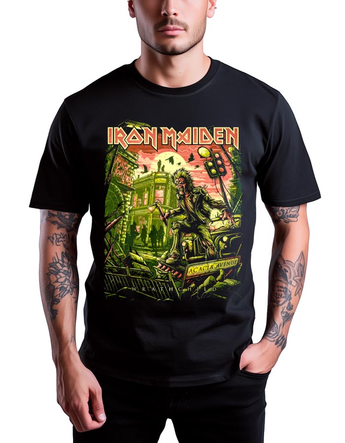 iron-maiden-tshirt-meski-wrathchild Czarna koszulka IRON MAIDEN "Wrathchild" z kolorową grafiką i napisem Acaça Avenue, prezentowana na modelu.