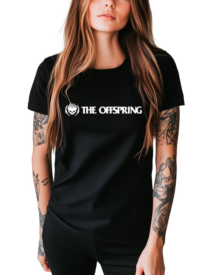 Czarna koszulka muzyczna THE OFFSPRING z nadrukiem "White sign" na przodzie, noszona przez kobietę z długimi włosami i tatuażami.