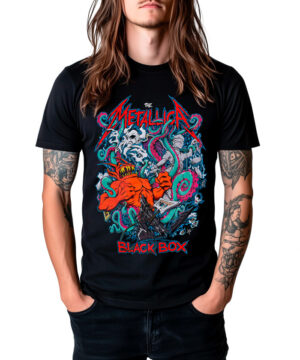 Czarna koszulka METALLICA "Black Box eruption" z kolorowym nadrukiem potwora i macek, widoczna na osobie z długimi włosami.