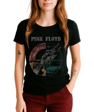 Czarna damska koszulka PINK FLOYD "Wish you were here distressed" z nadrukiem, kobieta w czerwonych spodniach.