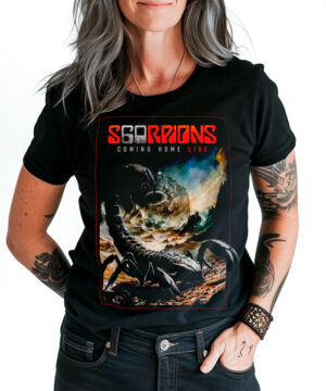 Czarna koszulka męska Scorpions "Coming Home live cover" z dużym skorpionem i chmurami na froncie.