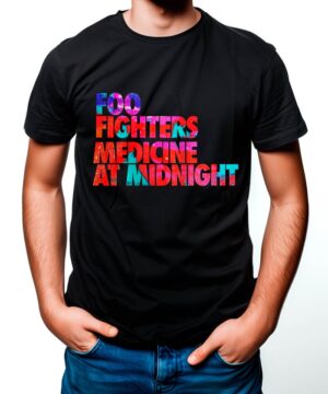 Czarna koszulka FOO FIGHTERS z napisem "Medicine at Midnight sign", kolorowy nadruk, T-shirt męski idealny dla fanów.