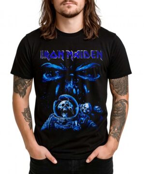 Czarna koszulka męska IRON MAIDEN z niebieskim motywem albumu "The Final Frontier" i czaszką astronauty na froncie.