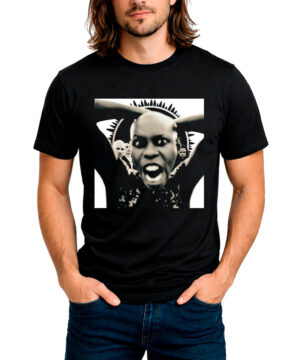 Czarna koszulka SKUNK ANANSIE "Stoosh" z biało-czarną grafiką krzyczącej postaci i dynamicznym wzorem.