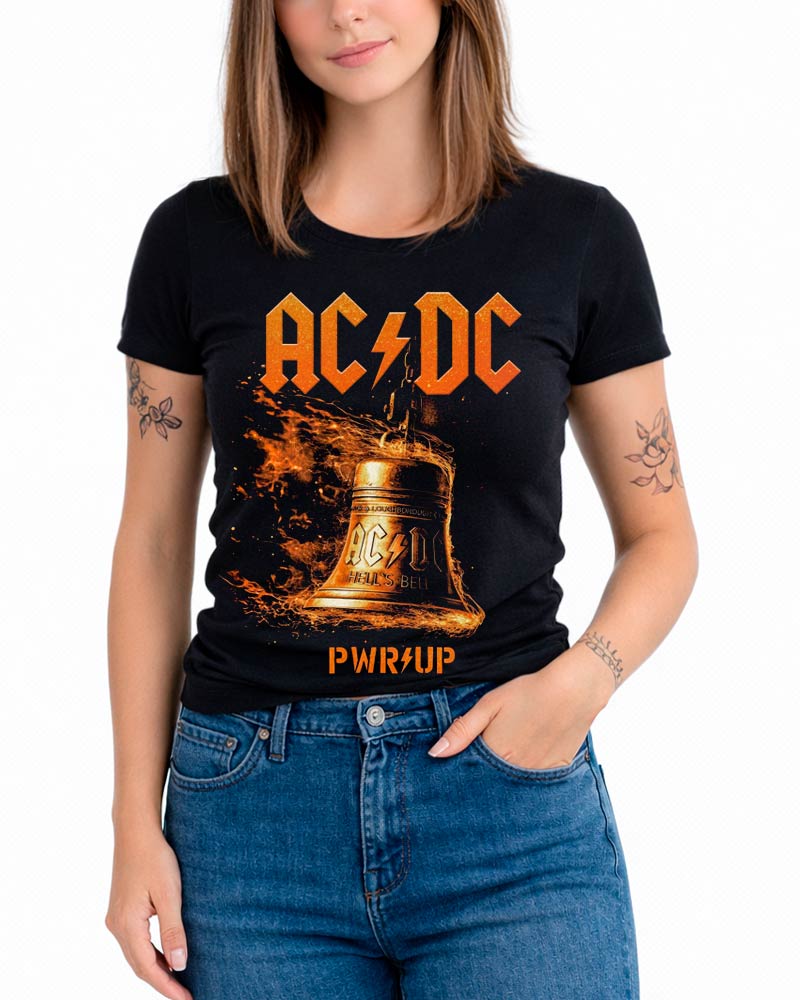 Czarna koszulka damska ACDC "Hells Bells Lightning PWR UP Tour" z grafiką dzwonu i pomarańczowymi płomieniami, do jeansów.
