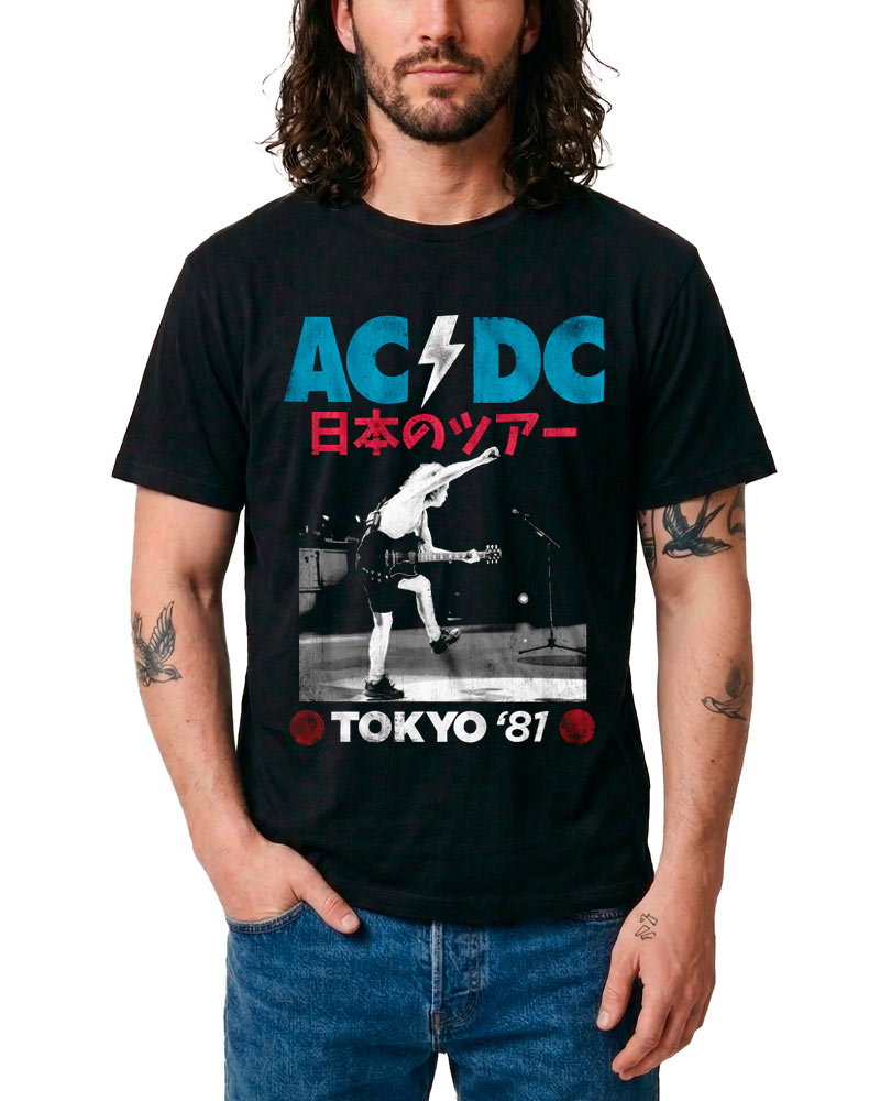 Czarna koszulka męska ACDC "Tokyo Japan Tour" z japońskim napisem, zdjęciem zespołu i grafikami w kolorach niebieskim, czerwonym i białym.