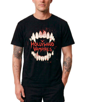 Czarna męska koszulka HOLLYWOOD VAMPIRES „Bite logo” z dużym nadrukiem białych kłów wampira, czerwonymi plamami oraz napisem „Hollywood Vampires” na zębach.